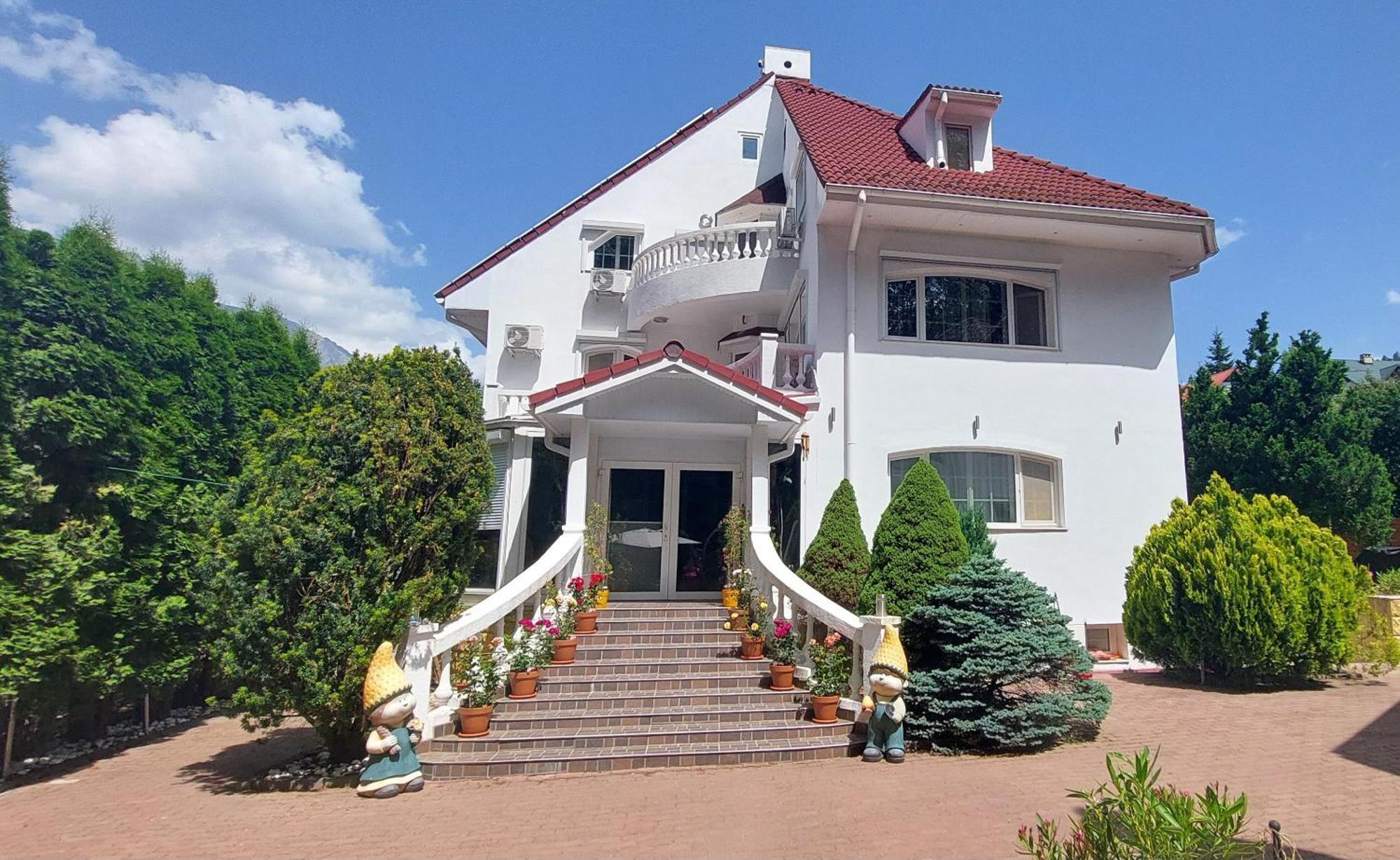 Boutique Hotel Forest Retreat (Adults Only) Busteni Exterior photo